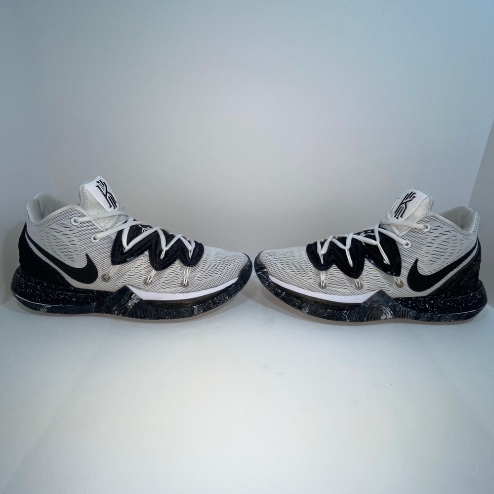 Nike Kyrie 5 'Oreo'